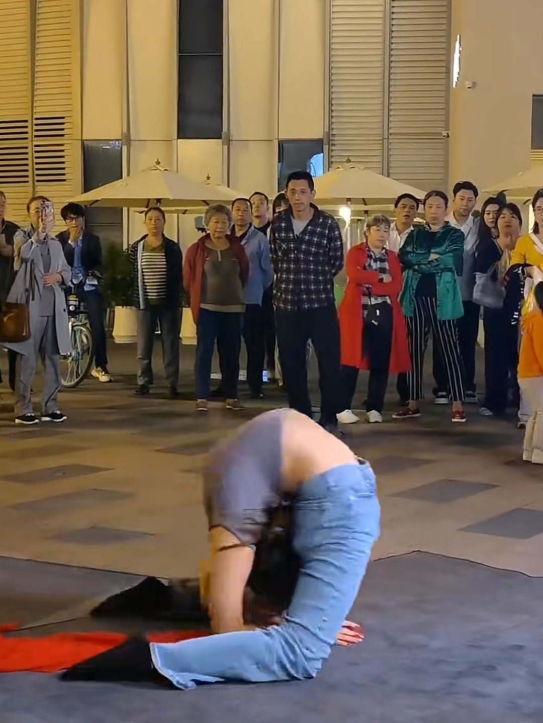 包含柔道锦标赛掀起高潮，江畔巨龙队鏖战庐州迅豹队，老将里程碑之夜——赛后更衣室沸腾的词条-爱游戏官网